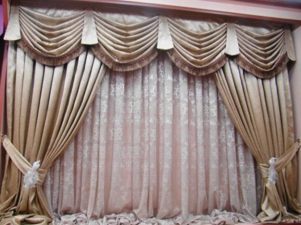 Fashion curtain models living room 600x450 Living room curtain models 2012 Fashion