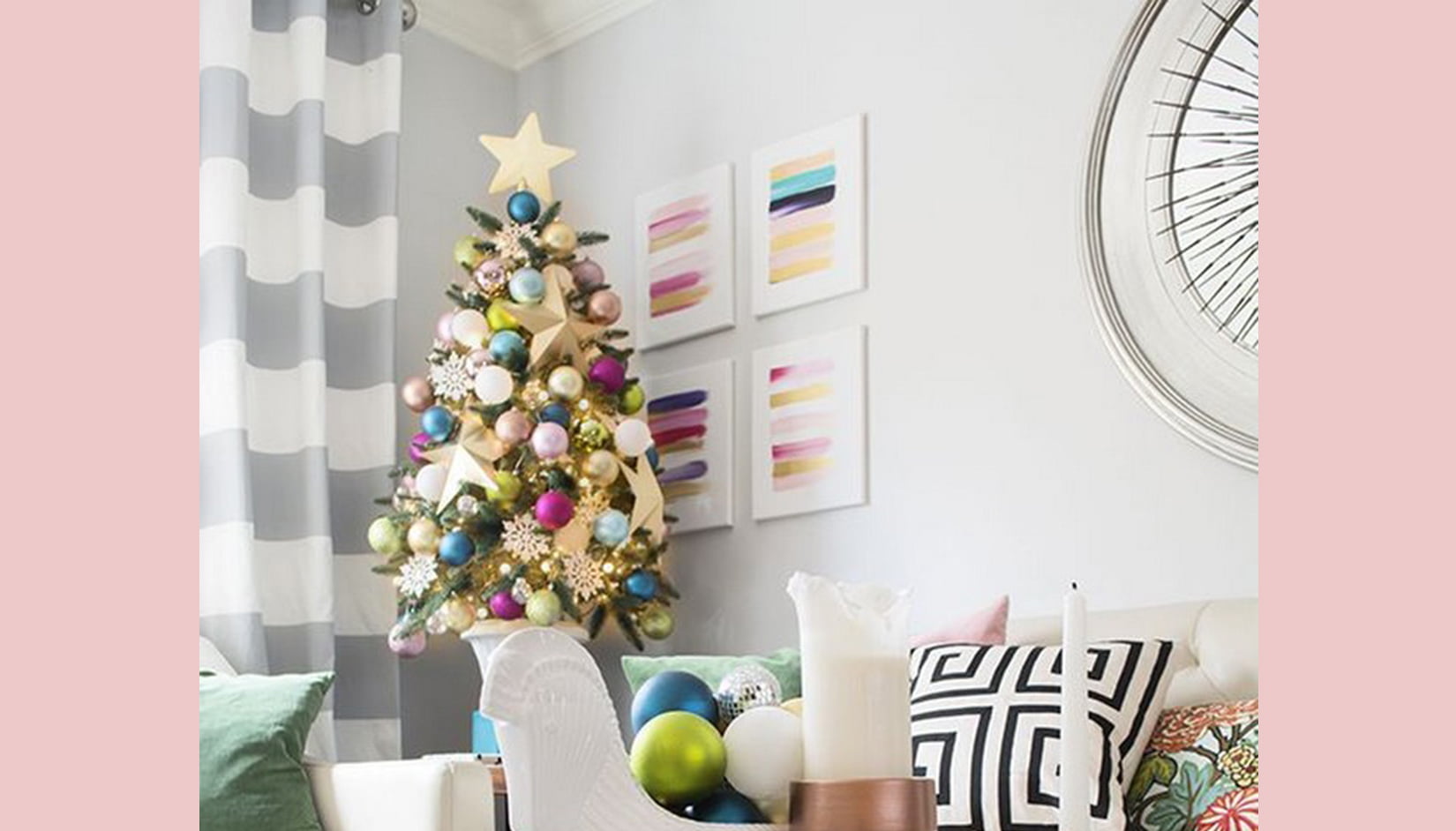 Putting a Christmas tree in a small room: 15 effective and beautiful ideas 