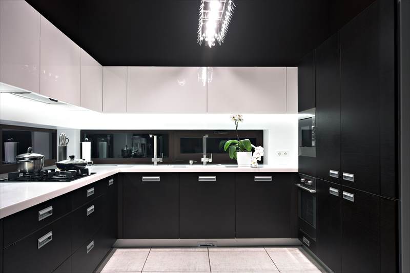 Black kitchen