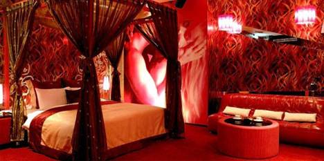 Red Bedroom (4)