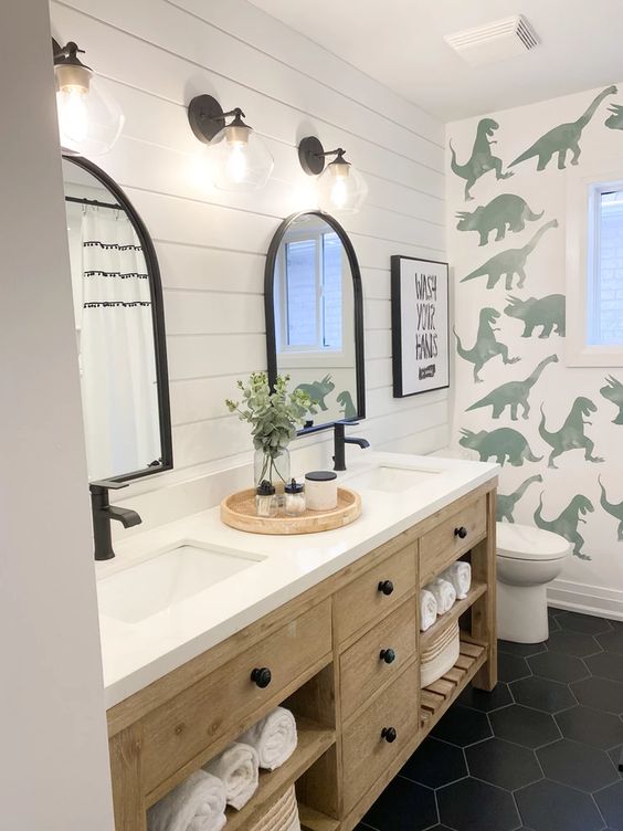 Ideas for decorating kids' bathrooms