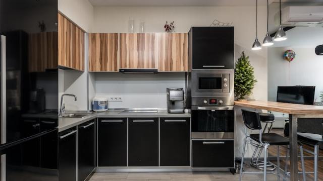 kitchen-stainless-steel-countertop