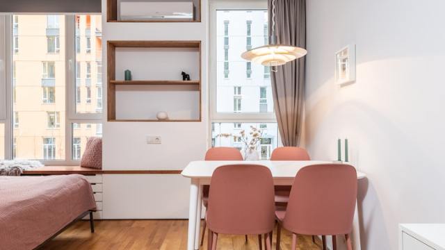 laminate flooring in the bedroom