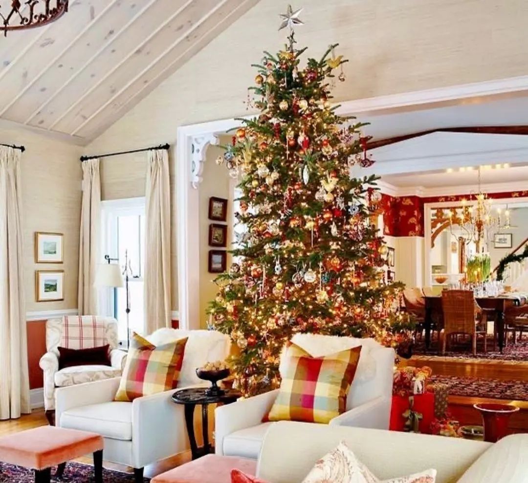 Ideas for decorating a living room for Christmas