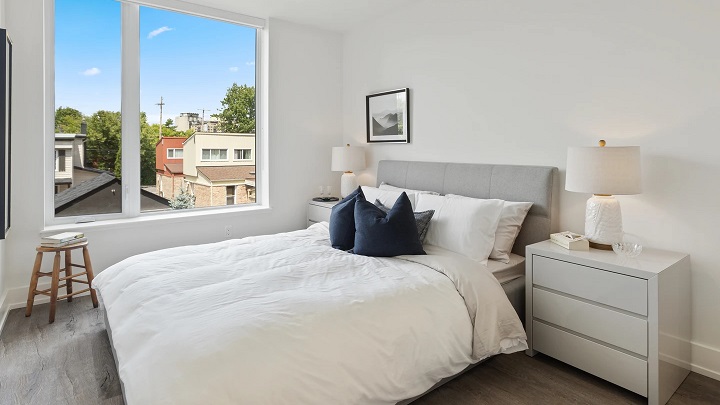 white-bedroom-with-bedside-table