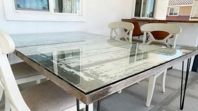 Special glass to protect the dining table