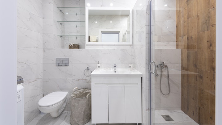 bathroom-decoration-in-white