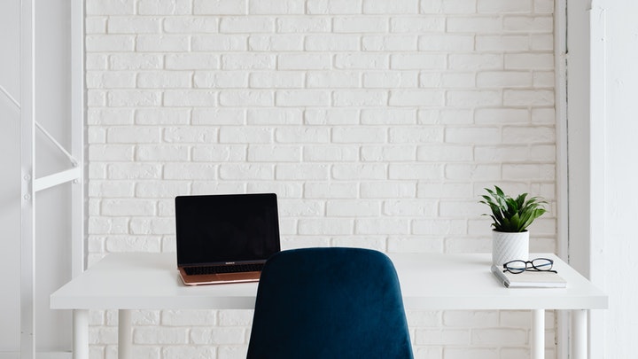 blue-table-chair