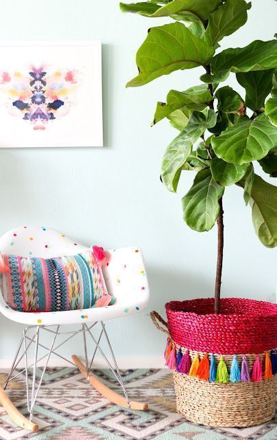 How to decorate a wicker basket