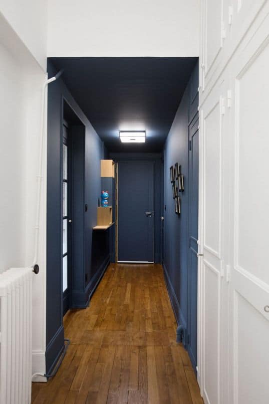 8-Choose a color to highlight your hallway