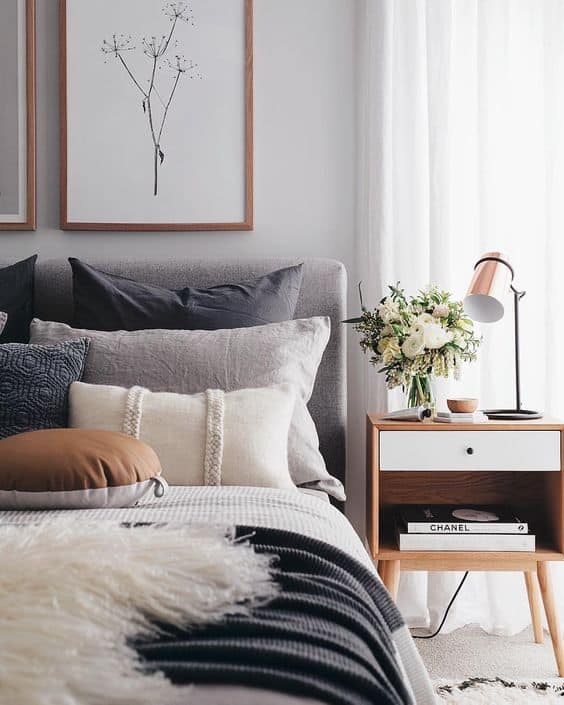 Combine colors and textures in bedding