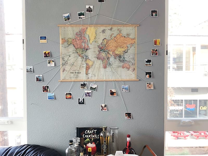 Using maps and photos to create a comfortable room