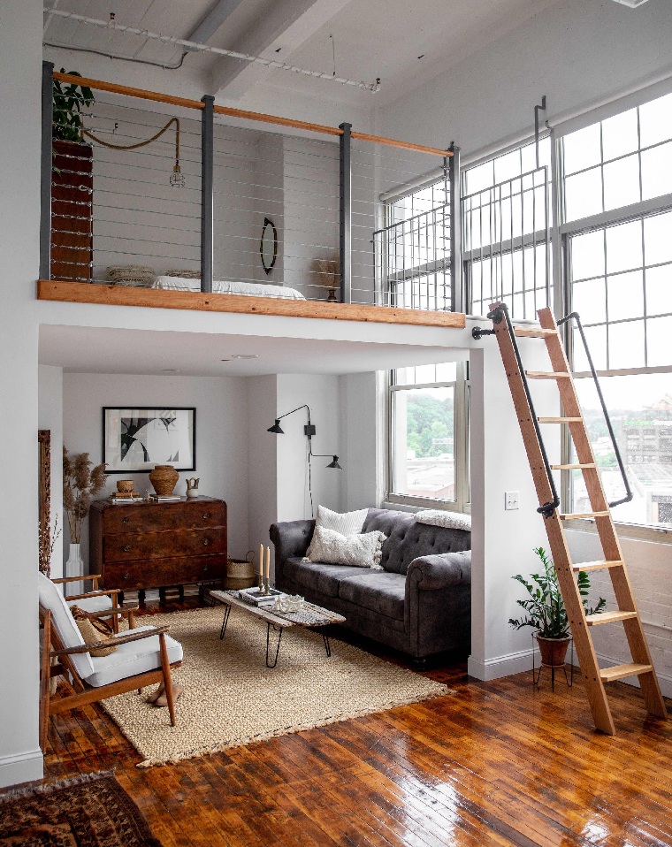 Small roof-stairs-wood decoration