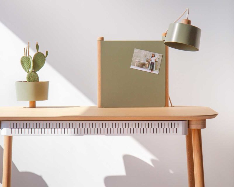 DIZY table with integrated lamp