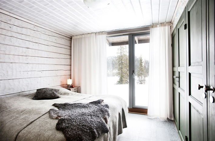 forest-mountain-house-decoration-bedroom