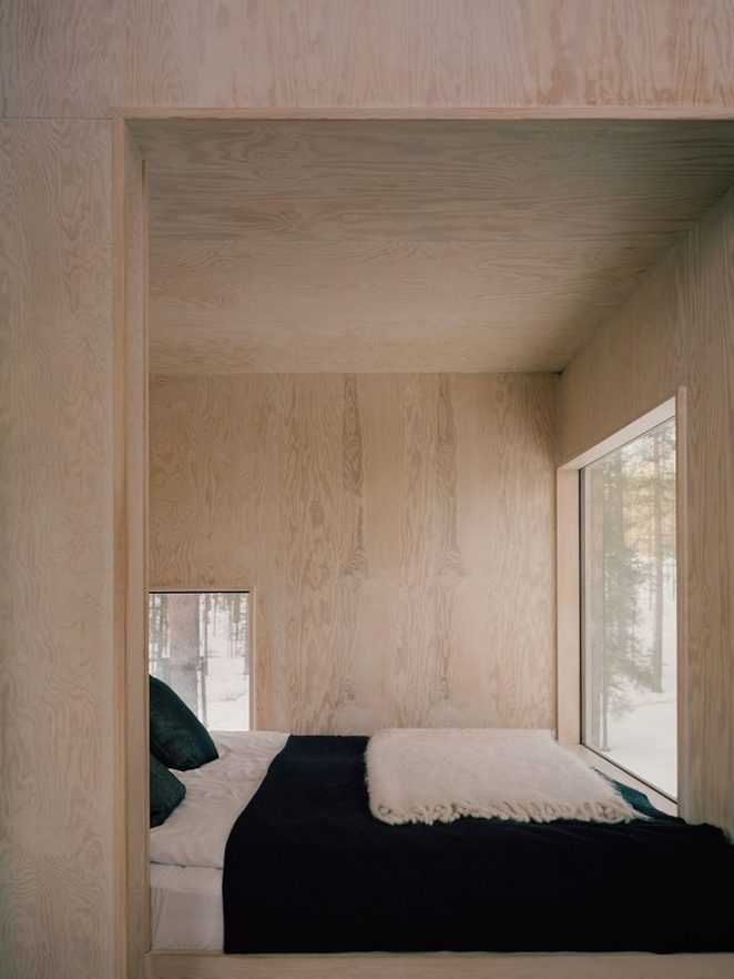 Scandinavian spirit in this room that adopts plywood from floor to ceiling 