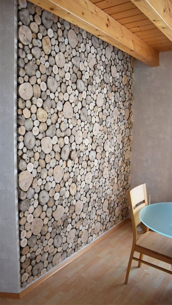 A wall covered with logs for a natural look 