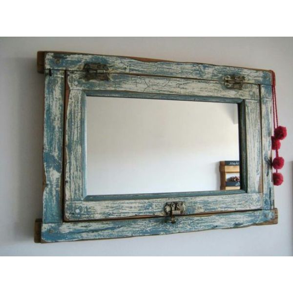 decorating old walls with mirrors