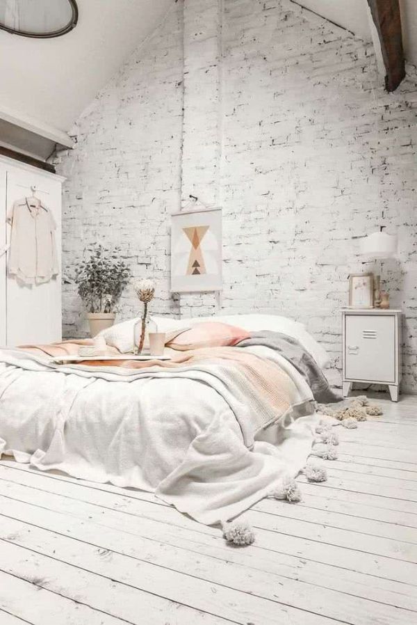 White Beautiful Room Decoration