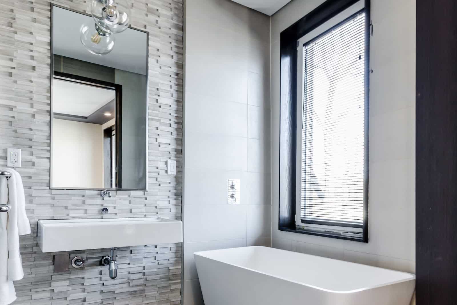 How to Choose Tiles for Small Bathrooms