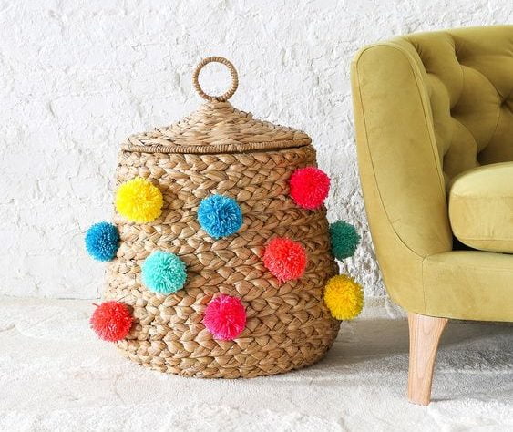 How to decorate a wicker basket