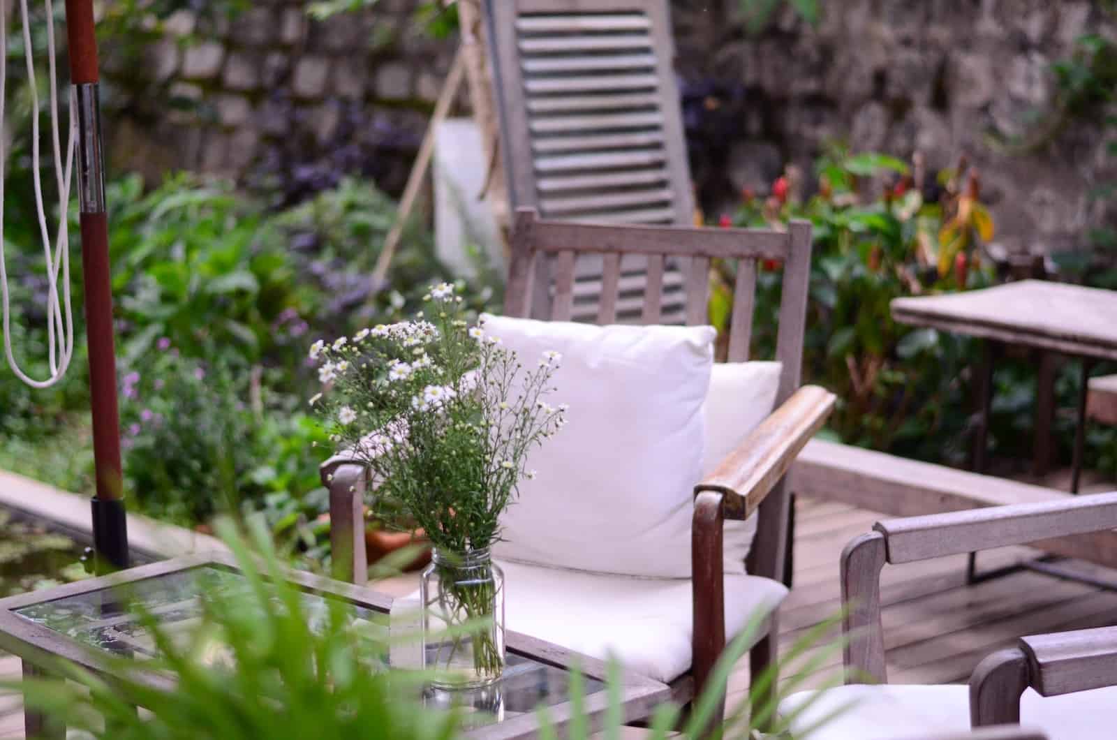 How to decorate a terrace with little money